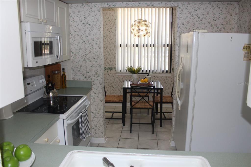 На продажу: $365,000 (2 спален, 2 ванн, 1180 Квадратных фут)