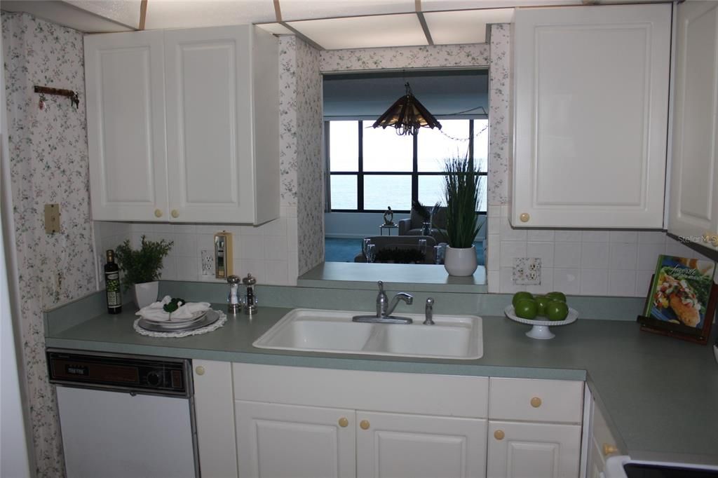 На продажу: $365,000 (2 спален, 2 ванн, 1180 Квадратных фут)