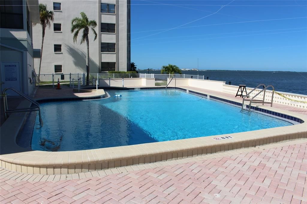 На продажу: $365,000 (2 спален, 2 ванн, 1180 Квадратных фут)