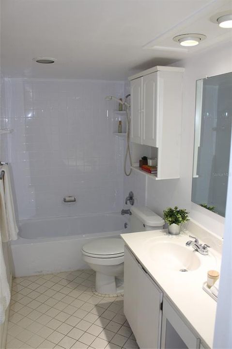 На продажу: $365,000 (2 спален, 2 ванн, 1180 Квадратных фут)