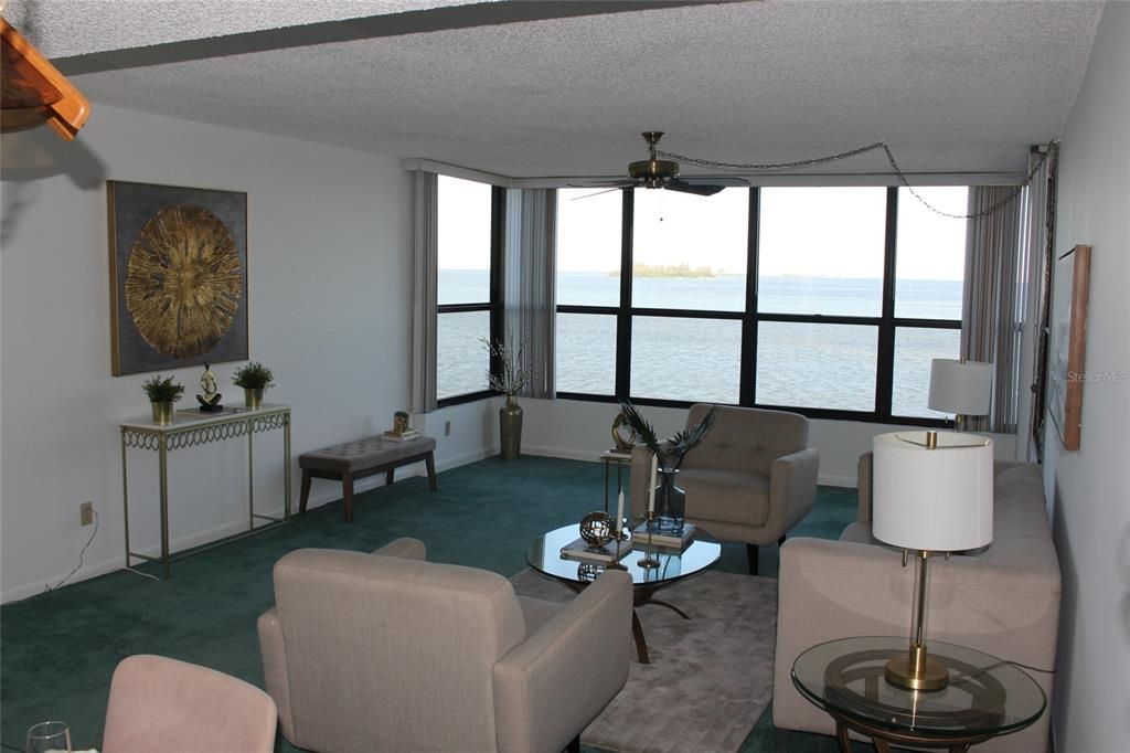 На продажу: $365,000 (2 спален, 2 ванн, 1180 Квадратных фут)