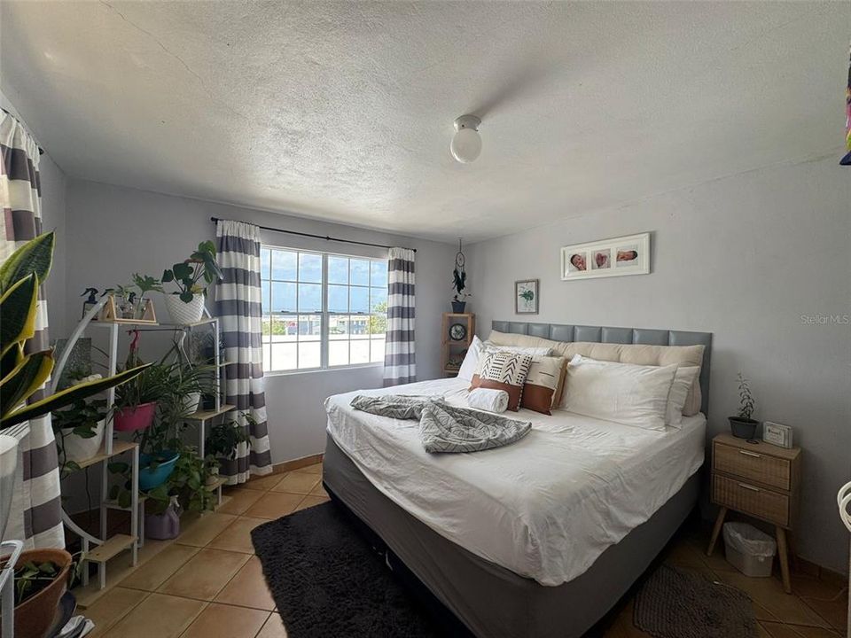 For Sale: $579,000 (4 beds, 2 baths, 1800 Square Feet)