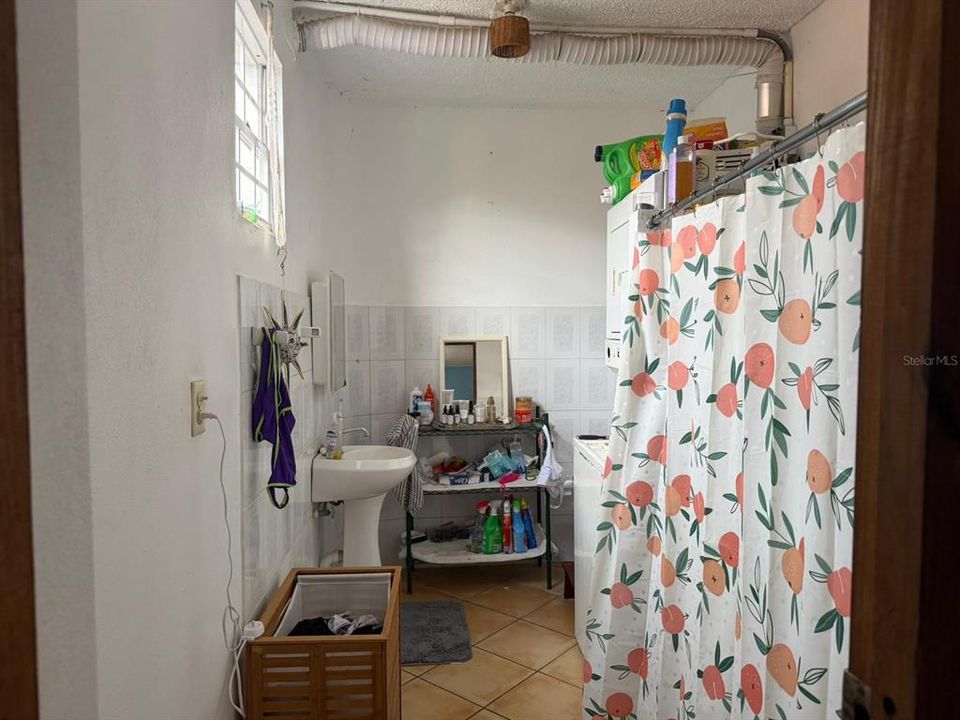 For Sale: $579,000 (4 beds, 2 baths, 1800 Square Feet)