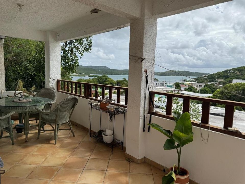 For Sale: $579,000 (4 beds, 2 baths, 1800 Square Feet)