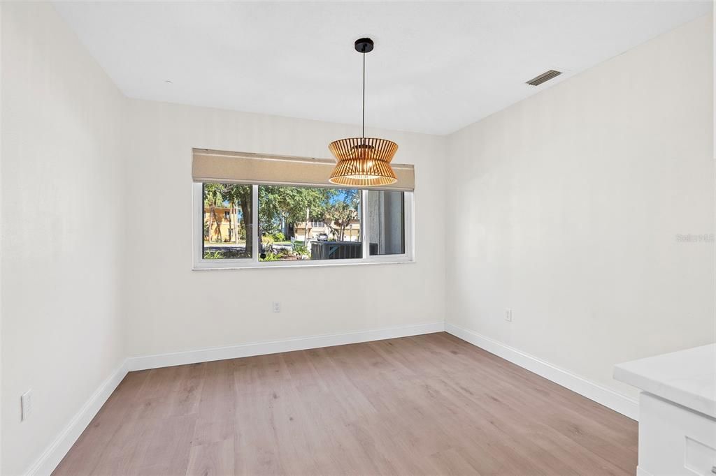 For Sale: $389,900 (2 beds, 2 baths, 1527 Square Feet)
