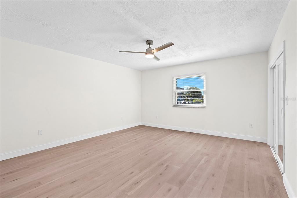 For Sale: $389,900 (2 beds, 2 baths, 1527 Square Feet)