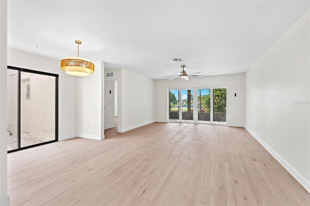 For Sale: $389,900 (2 beds, 2 baths, 1527 Square Feet)