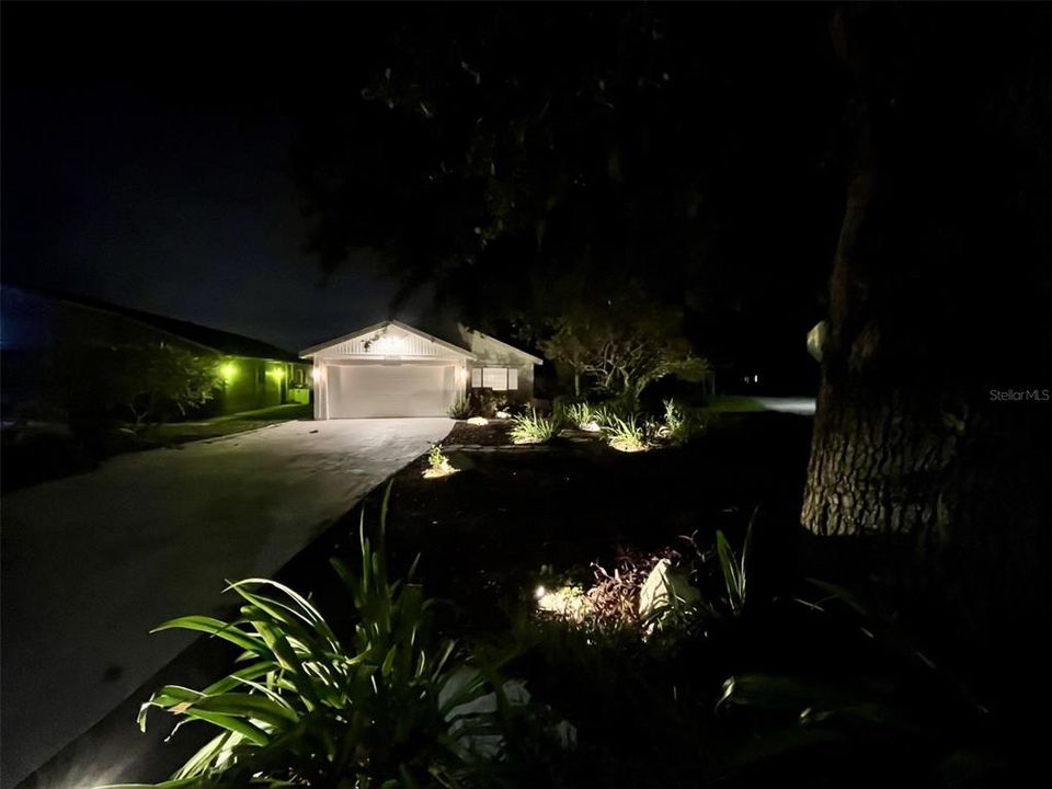 For Sale: $389,900 (2 beds, 2 baths, 1527 Square Feet)