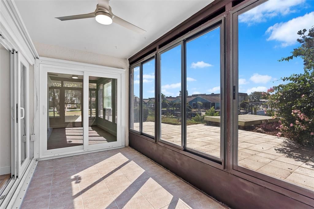 For Sale: $389,900 (2 beds, 2 baths, 1527 Square Feet)