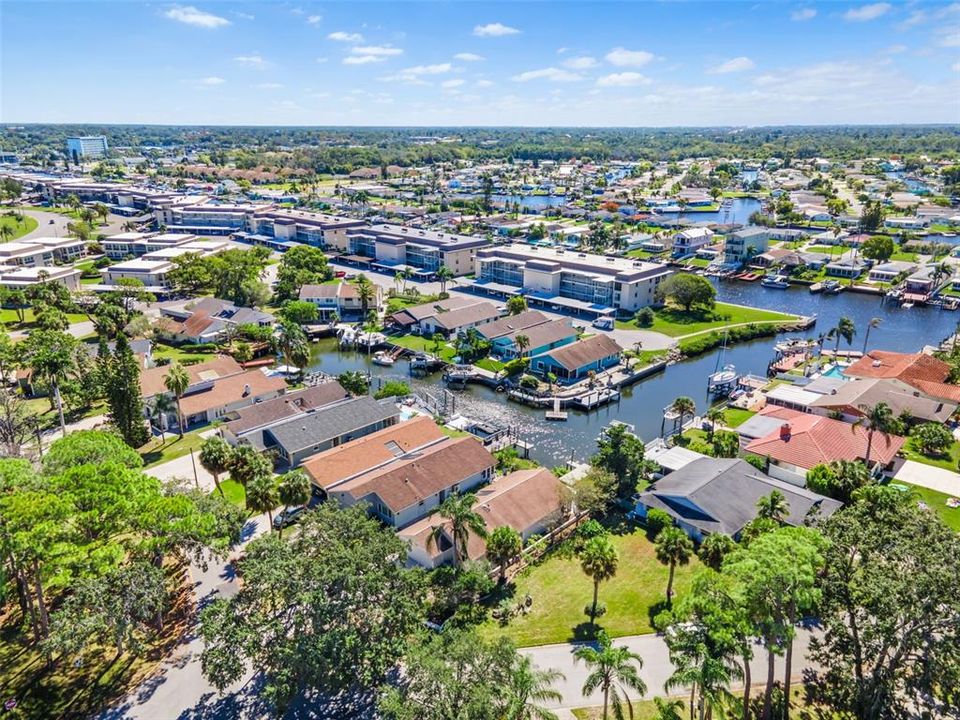 For Sale: $389,900 (2 beds, 2 baths, 1527 Square Feet)