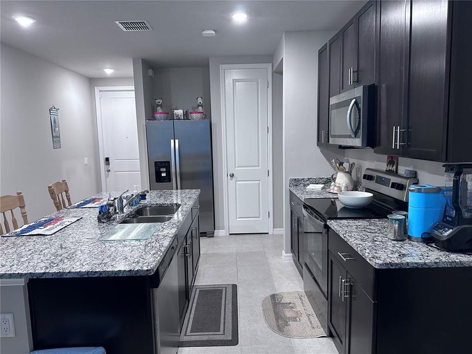 На продажу: $247,850 (3 спален, 2 ванн, 1268 Квадратных фут)