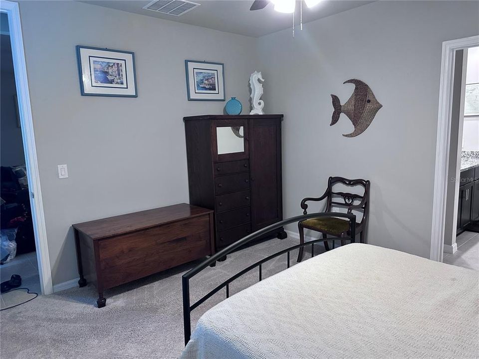 На продажу: $247,850 (3 спален, 2 ванн, 1268 Квадратных фут)