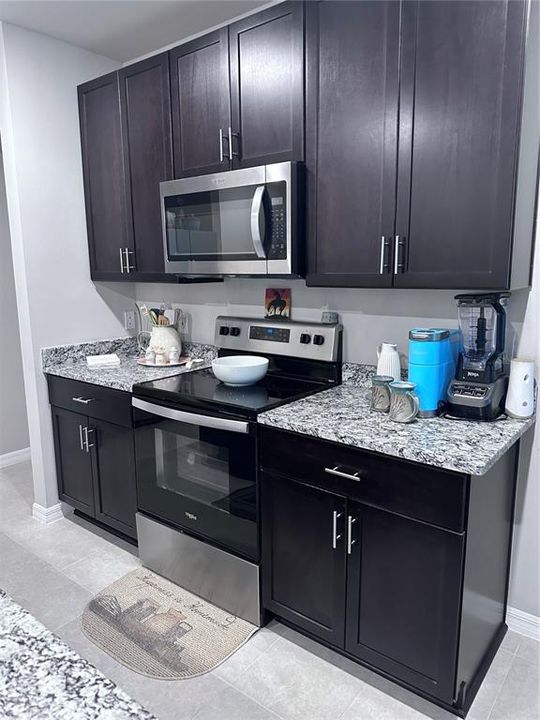 На продажу: $247,850 (3 спален, 2 ванн, 1268 Квадратных фут)