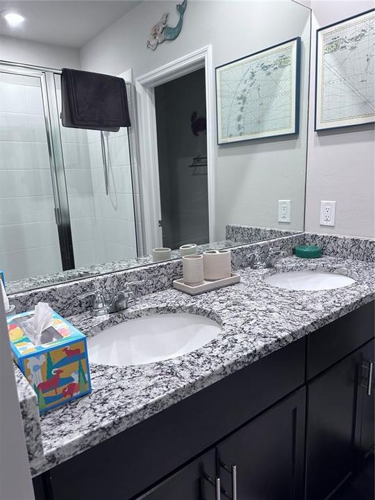 На продажу: $247,850 (3 спален, 2 ванн, 1268 Квадратных фут)