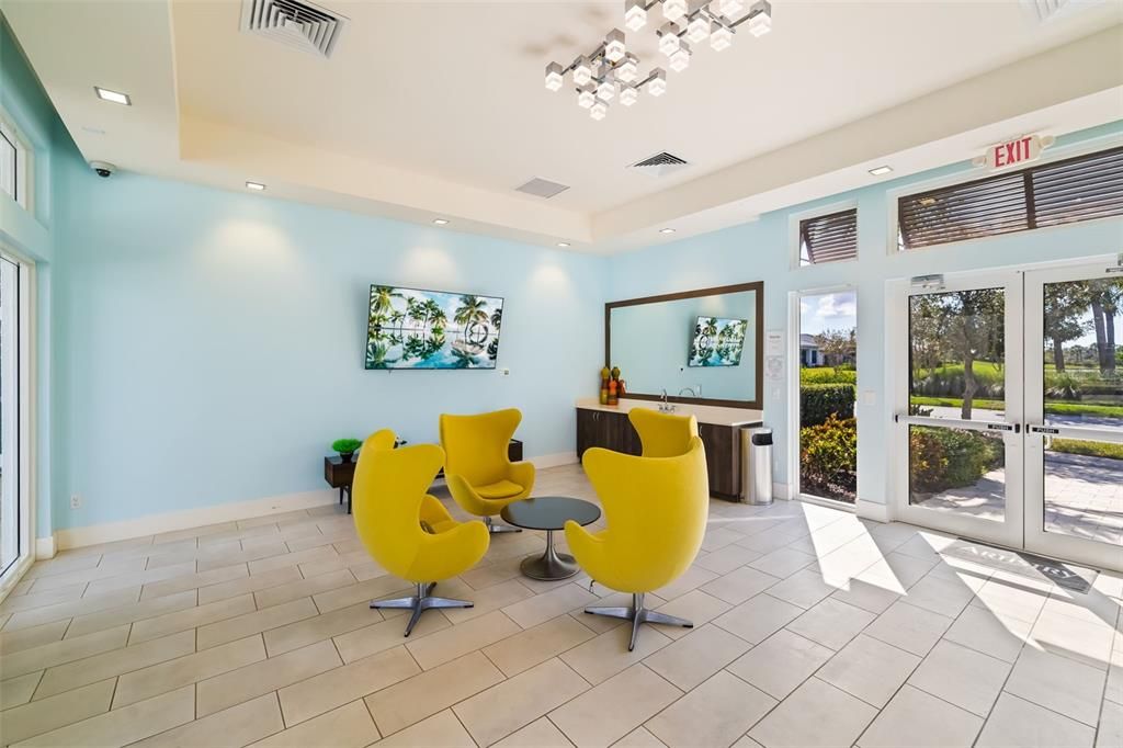 Activo con contrato: $1,375,000 (4 camas, 4 baños, 3579 Pies cuadrados)