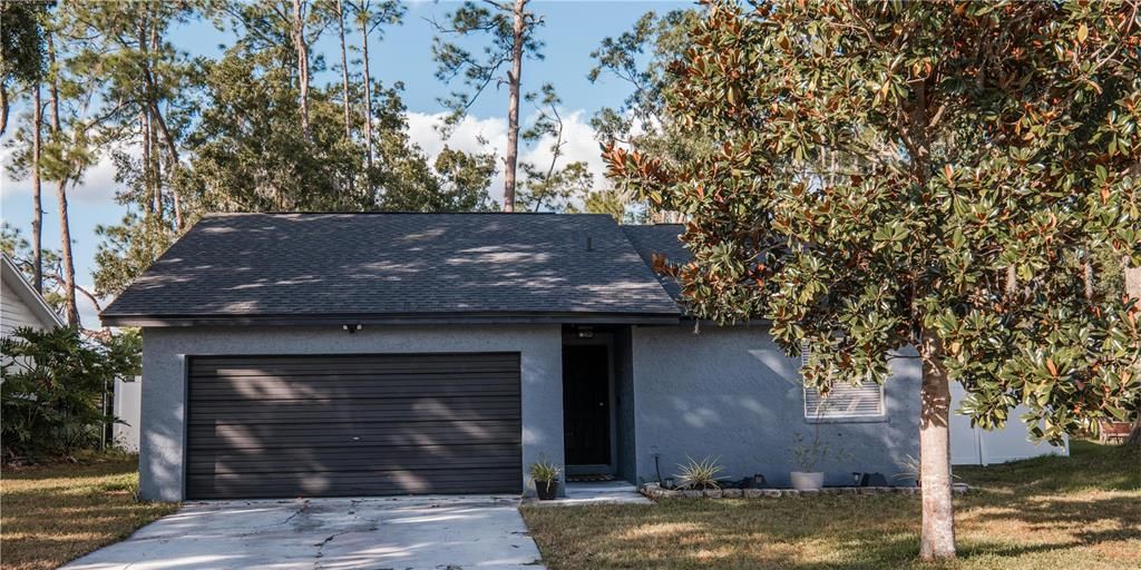 合同活跃: $295,000 (2 贝兹, 2 浴室, 1012 平方英尺)