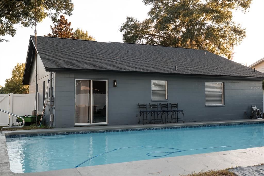 合同活跃: $295,000 (2 贝兹, 2 浴室, 1012 平方英尺)