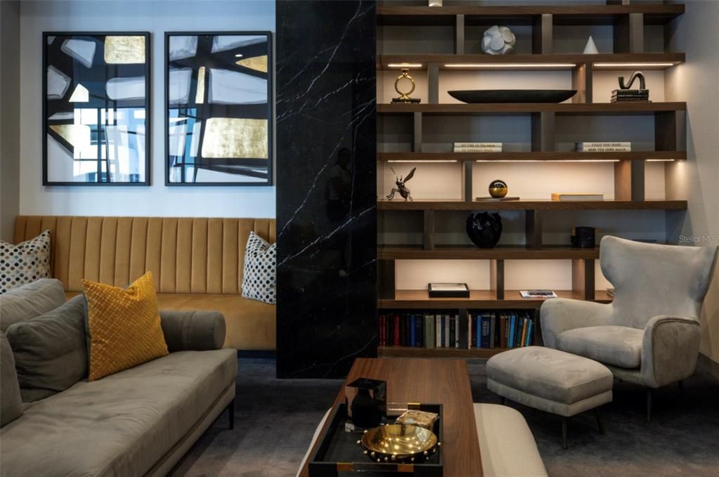 For Sale: $698,700 (1 beds, 1 baths, 1027 Square Feet)