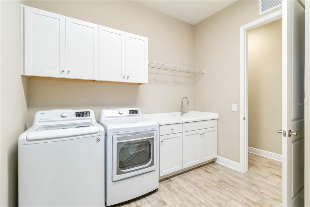 На продажу: $794,000 (3 спален, 2 ванн, 2427 Квадратных фут)