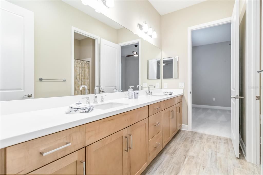 На продажу: $794,000 (3 спален, 2 ванн, 2427 Квадратных фут)