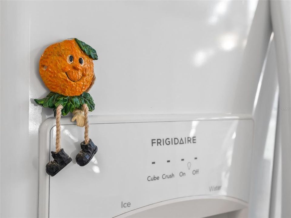 合同活跃: $264,990 (2 贝兹, 2 浴室, 1596 平方英尺)