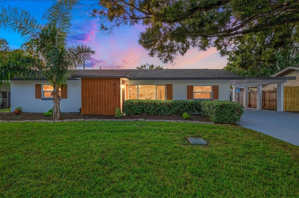 Active With Contract: $540,000 (4 beds, 2 baths, 1916 Square Feet)