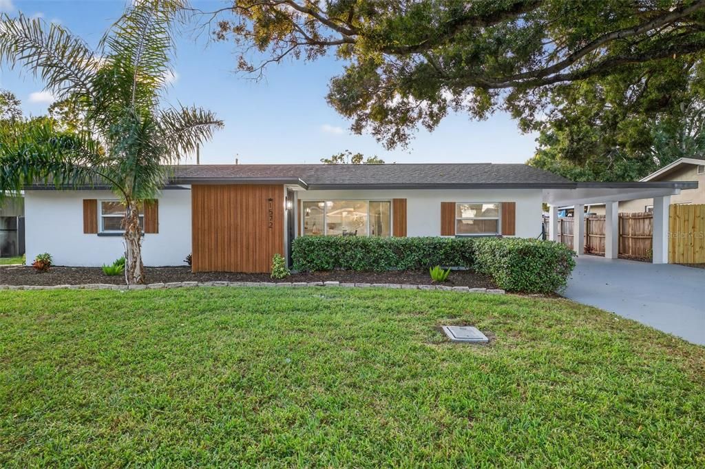 Active With Contract: $540,000 (4 beds, 2 baths, 1916 Square Feet)