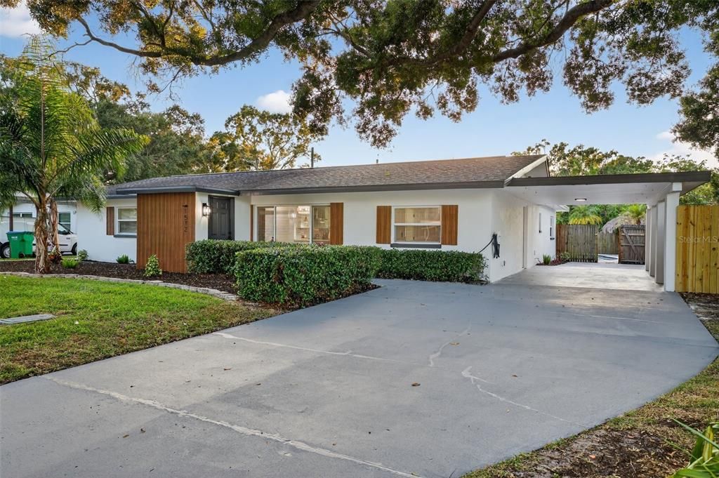 Active With Contract: $540,000 (4 beds, 2 baths, 1916 Square Feet)