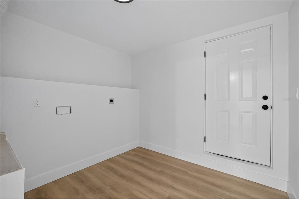 Active With Contract: $540,000 (4 beds, 2 baths, 1916 Square Feet)