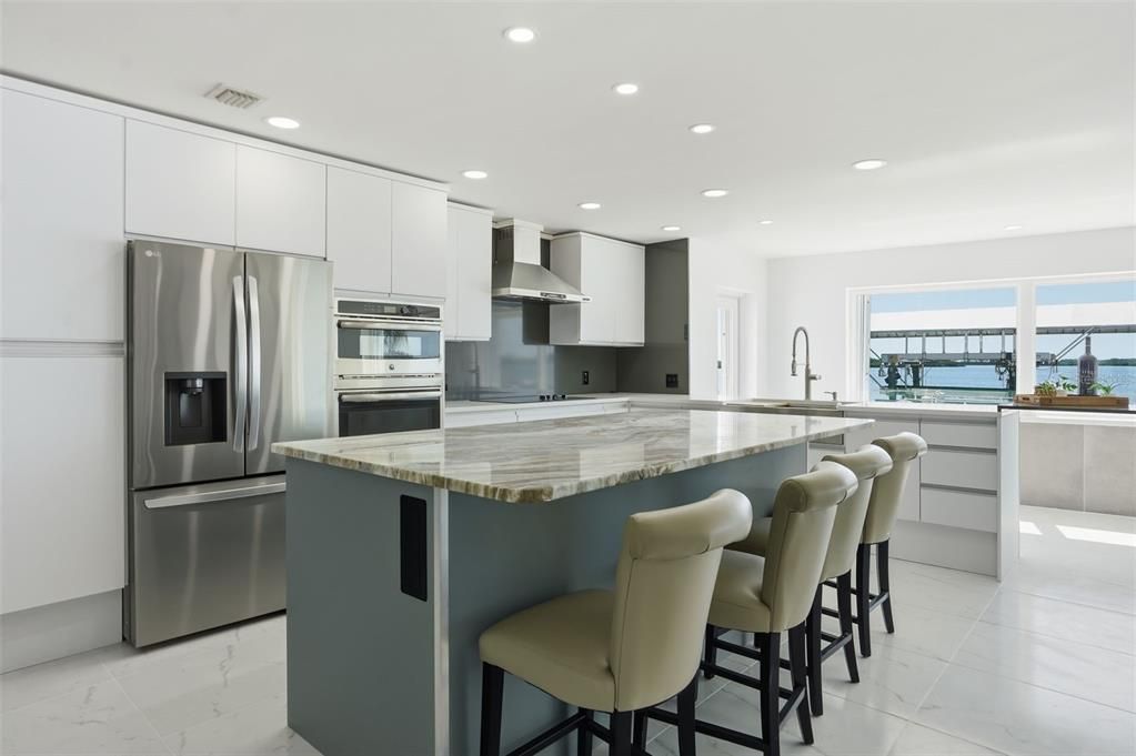 For Sale: $680,000 (4 beds, 3 baths, 3286 Square Feet)