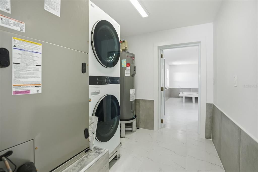 For Sale: $680,000 (4 beds, 3 baths, 3286 Square Feet)