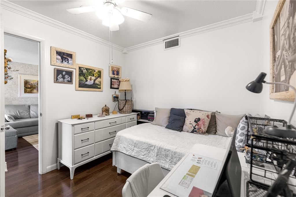 Activo con contrato: $115,000 (2 camas, 1 baños, 784 Pies cuadrados)