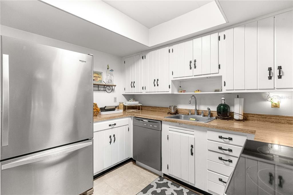 Activo con contrato: $115,000 (2 camas, 1 baños, 784 Pies cuadrados)