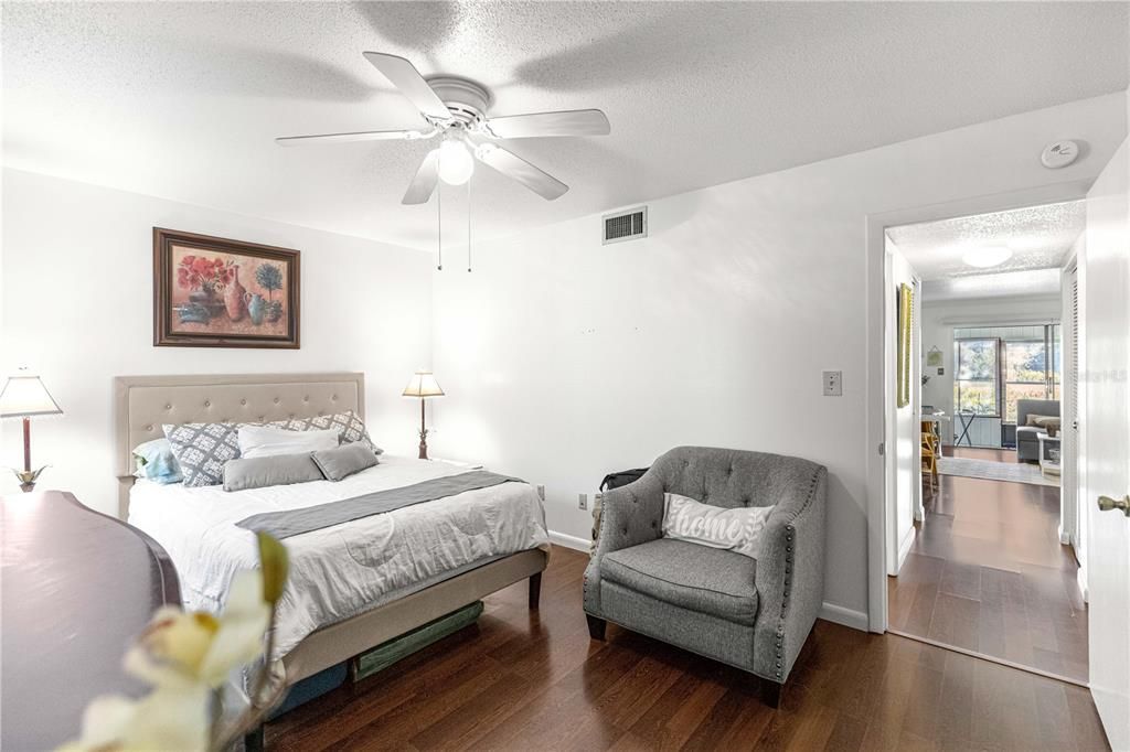 Activo con contrato: $115,000 (2 camas, 1 baños, 784 Pies cuadrados)