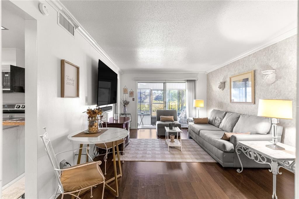 Activo con contrato: $115,000 (2 camas, 1 baños, 784 Pies cuadrados)