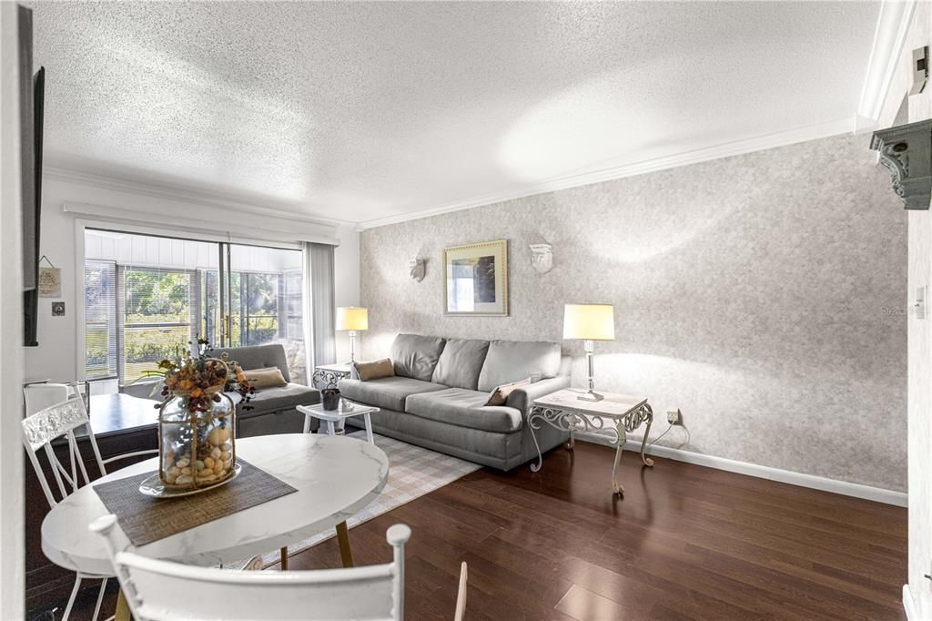 Activo con contrato: $115,000 (2 camas, 1 baños, 784 Pies cuadrados)