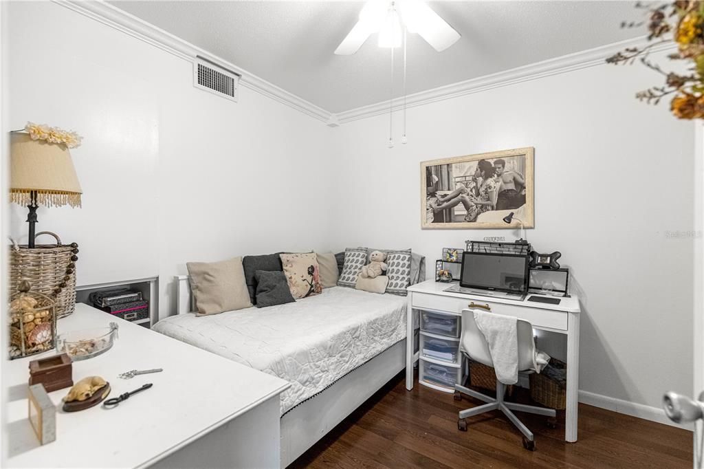 Activo con contrato: $115,000 (2 camas, 1 baños, 784 Pies cuadrados)