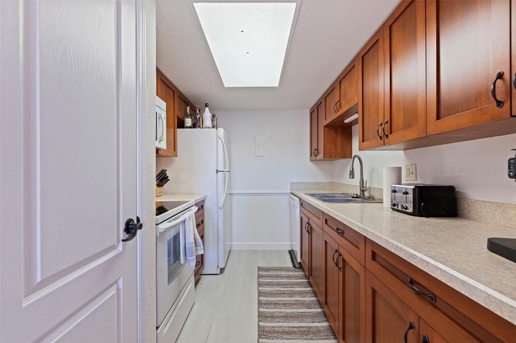 For Sale: $389,000 (3 beds, 2 baths, 1030 Square Feet)