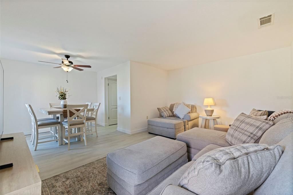 For Sale: $389,000 (3 beds, 2 baths, 1030 Square Feet)