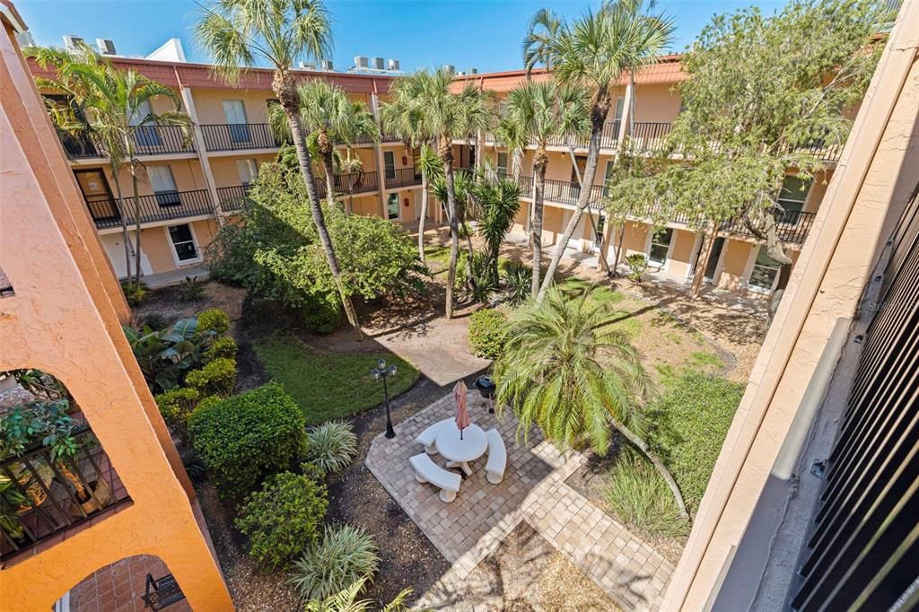 For Sale: $389,000 (3 beds, 2 baths, 1030 Square Feet)