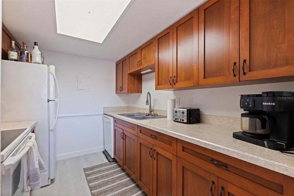 For Sale: $389,000 (3 beds, 2 baths, 1030 Square Feet)