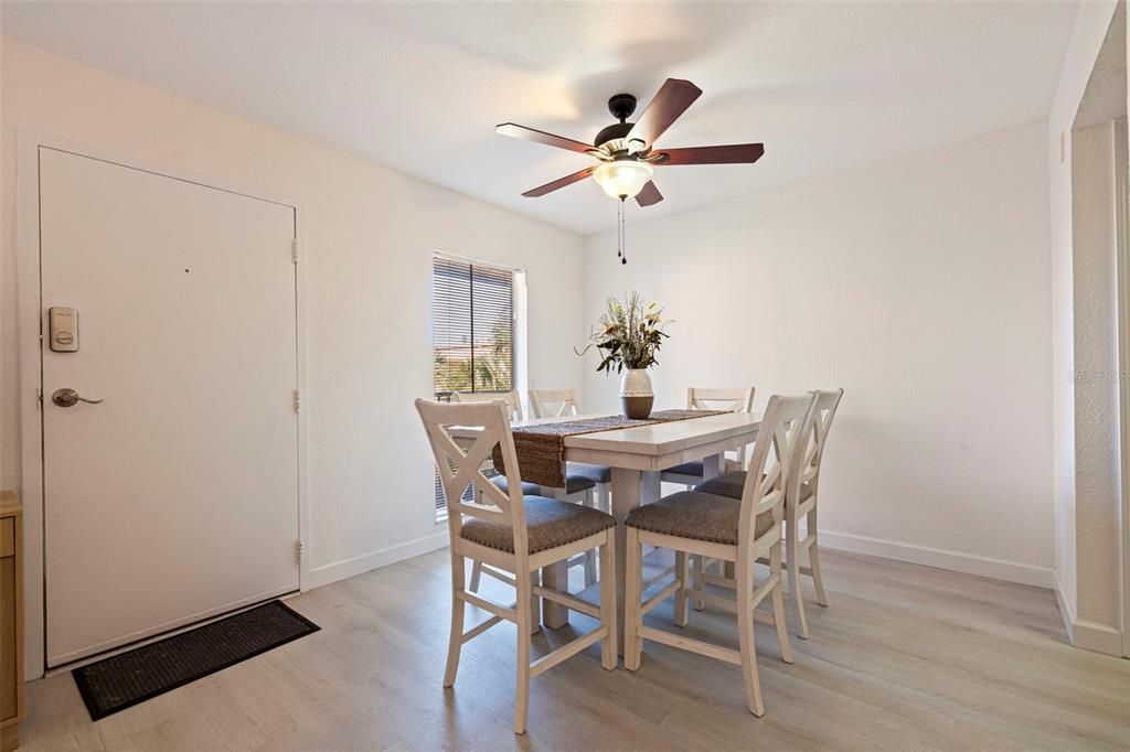 For Sale: $389,000 (3 beds, 2 baths, 1030 Square Feet)