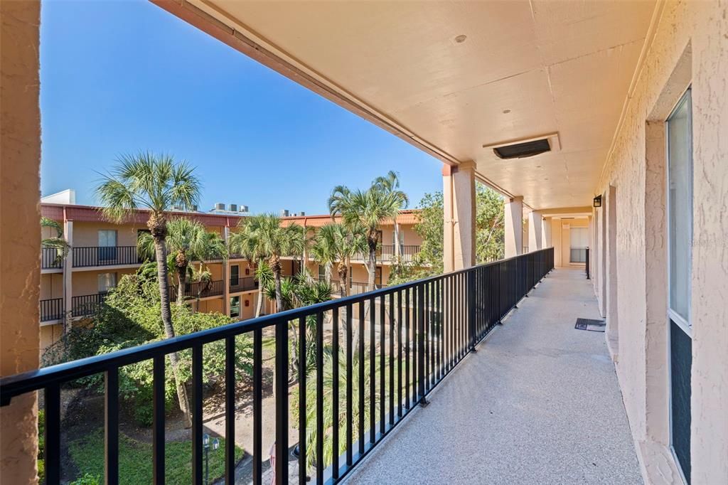 For Sale: $389,000 (3 beds, 2 baths, 1030 Square Feet)