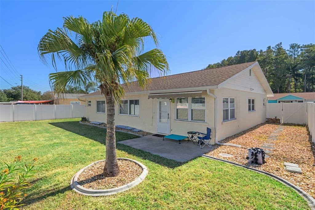 Под контрактом: $290,000 (2 спален, 2 ванн, 1603 Квадратных фут)