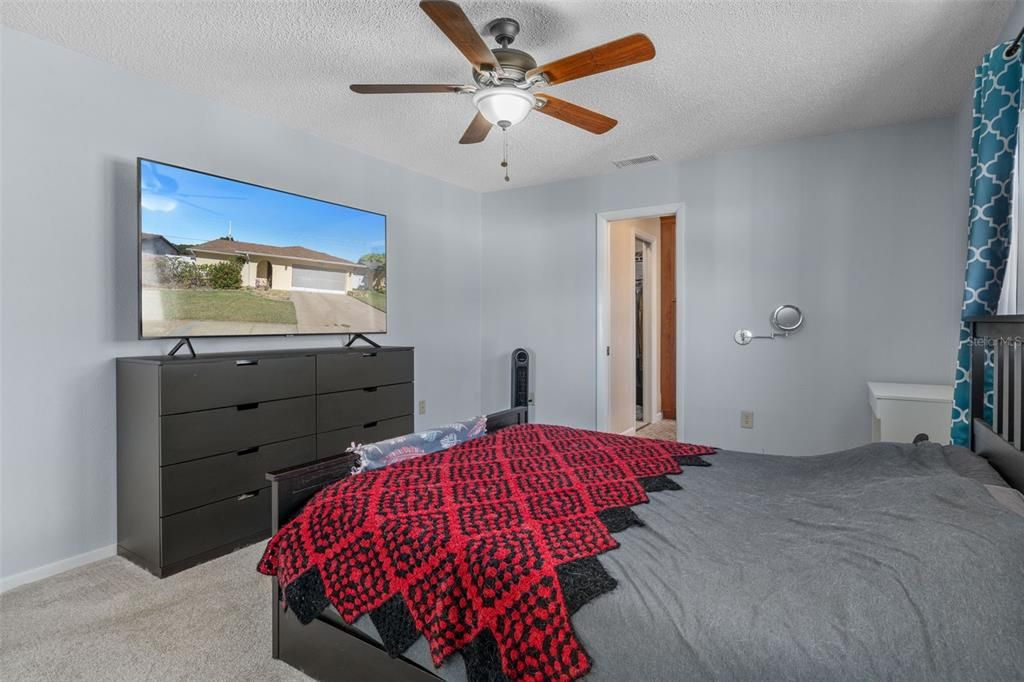 Под контрактом: $290,000 (2 спален, 2 ванн, 1603 Квадратных фут)