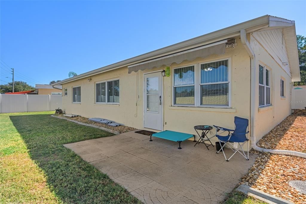 Под контрактом: $290,000 (2 спален, 2 ванн, 1603 Квадратных фут)