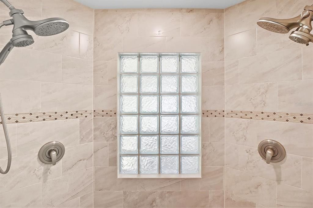 待售: $799,900 (3 贝兹, 2 浴室, 2065 平方英尺)