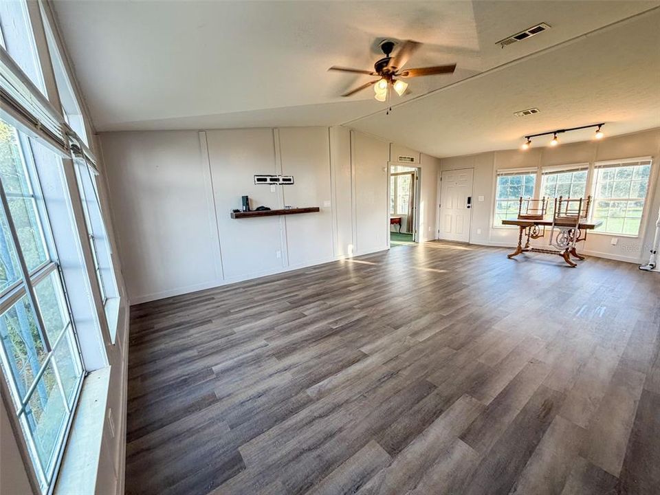 For Sale: $515,000 (4 beds, 4 baths, 2156 Square Feet)