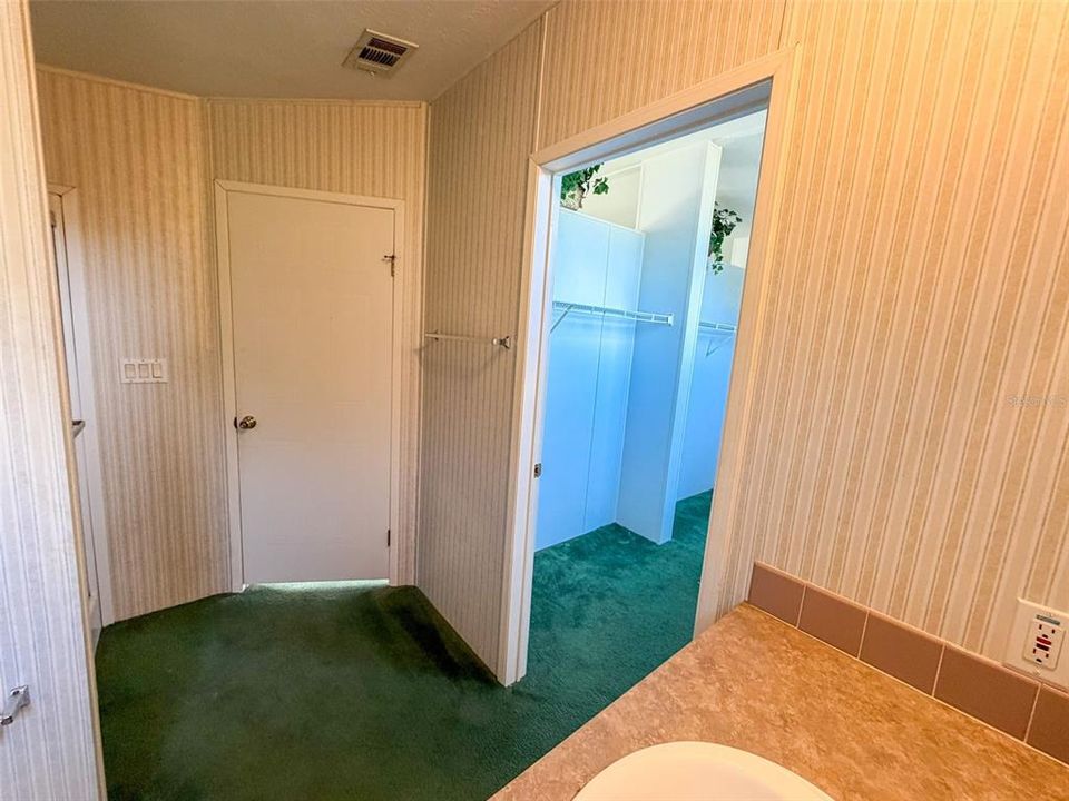 For Sale: $515,000 (4 beds, 4 baths, 2156 Square Feet)