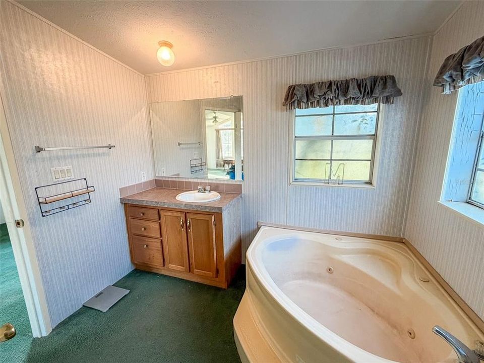 For Sale: $515,000 (4 beds, 4 baths, 2156 Square Feet)